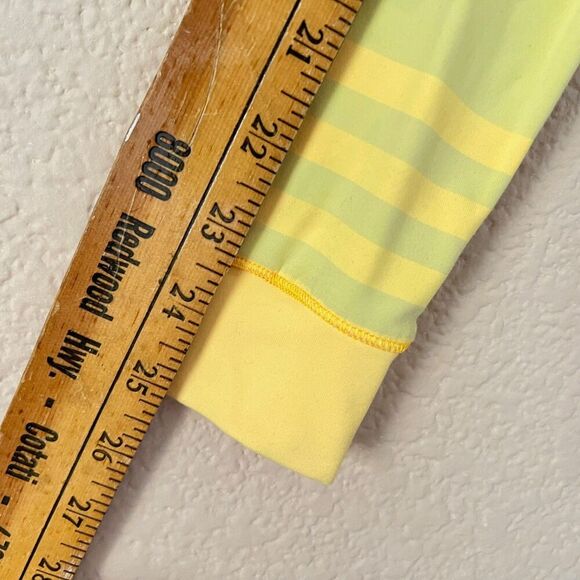 Lululemon Run Size 6 Women Mellow Yellow Stripes Warm Up Exercise Workout Top - Picture 4 of 7